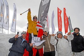 Cortina snowkite contest 2009 passo Giau Italy