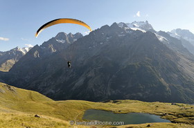 Manu Lestienne - parapente au lac du Pontet - hautes alpes - Fr