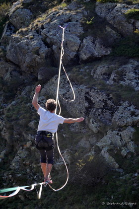 Slackline au Chazelet - La Grave - Hautes Alpes - France
