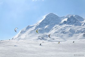 Romain Luppi, Fabio Ingrosso et Goody Gaudard - simplon pass - snowkite en Suisse
