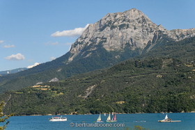lac de Serre Ponçon - Hautes Alpes - France