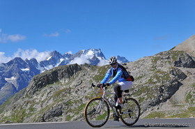 cyclistes au col du Galibier (05)