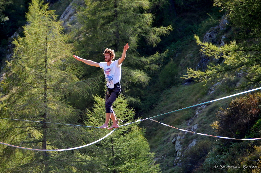 Slackline au Chazelet - La Grave - Hautes Alpes - France
