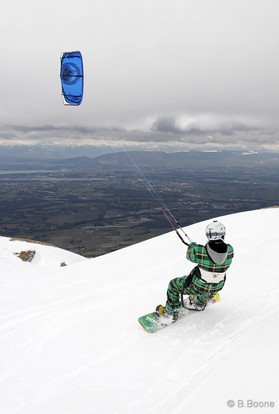 Romain Luppi - Monts Jura - snowkite en Suisse